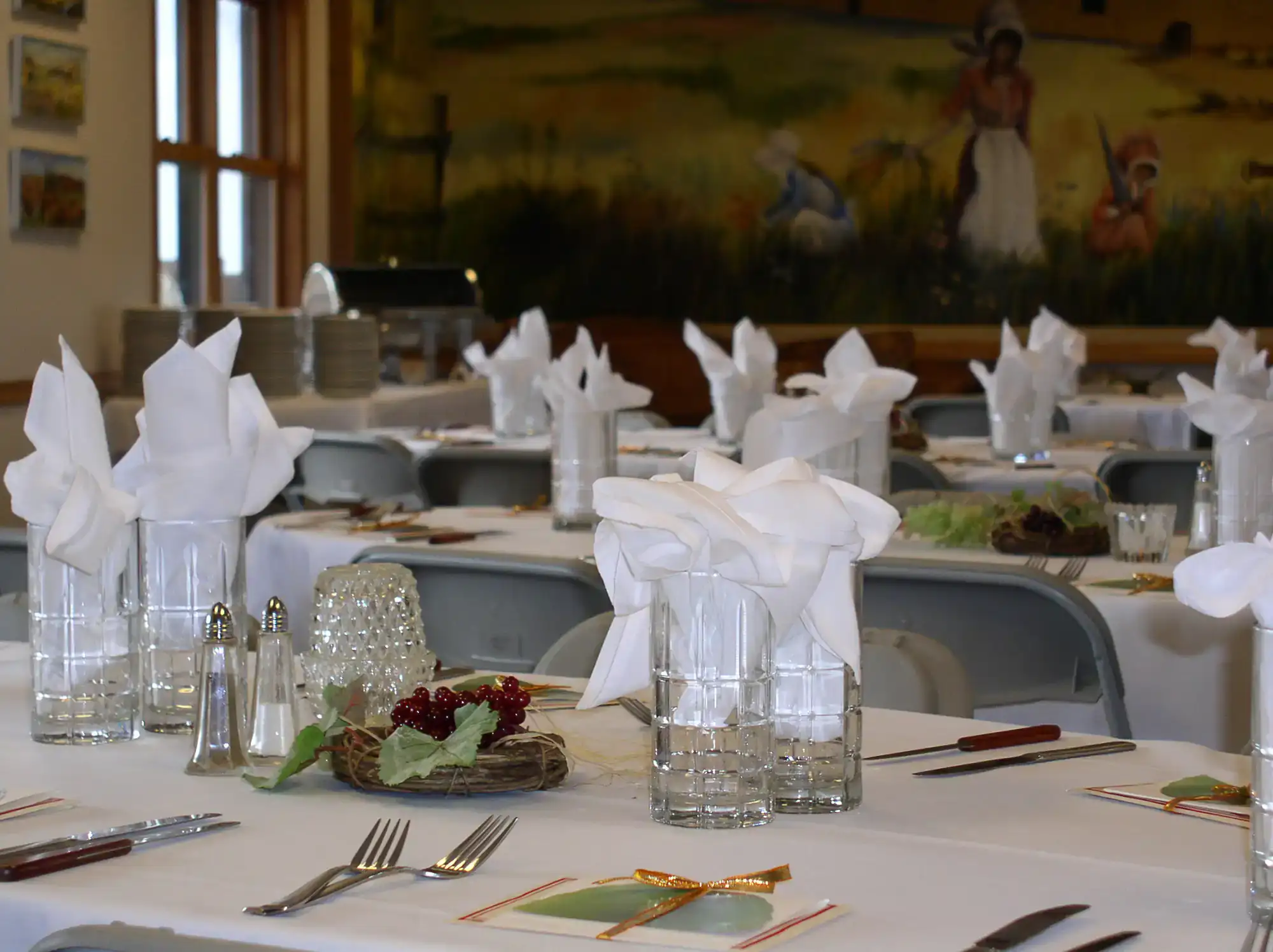 Elegant banquet table setting at Valiant Vineyards