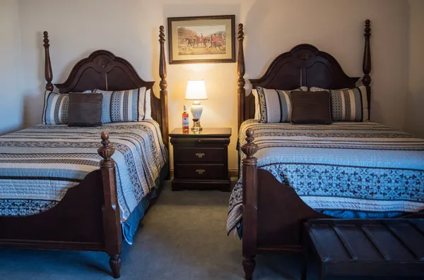 Queen Anne Room